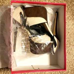 Beautiful pair of pumps